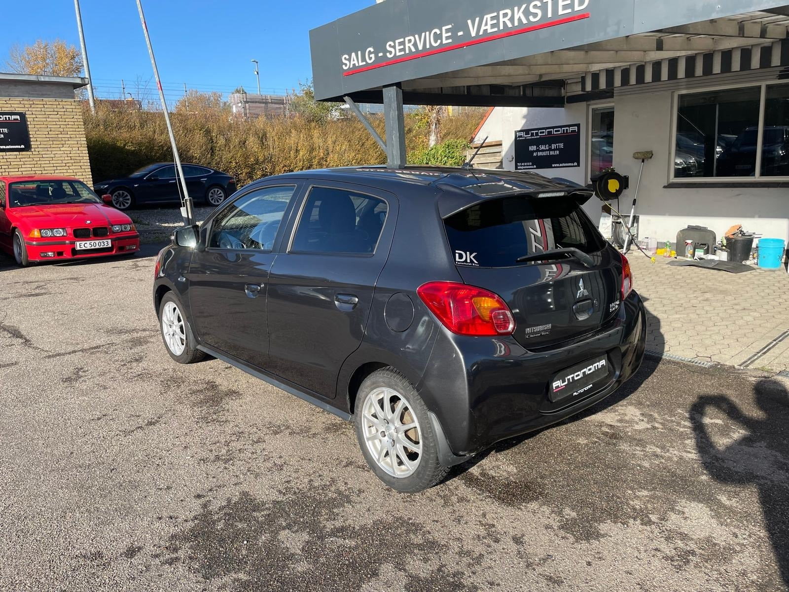 Grå Mitsubishi Space Star fra 2015