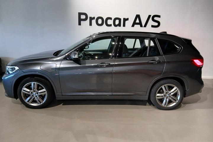 Grå BMW X1 fra 2022