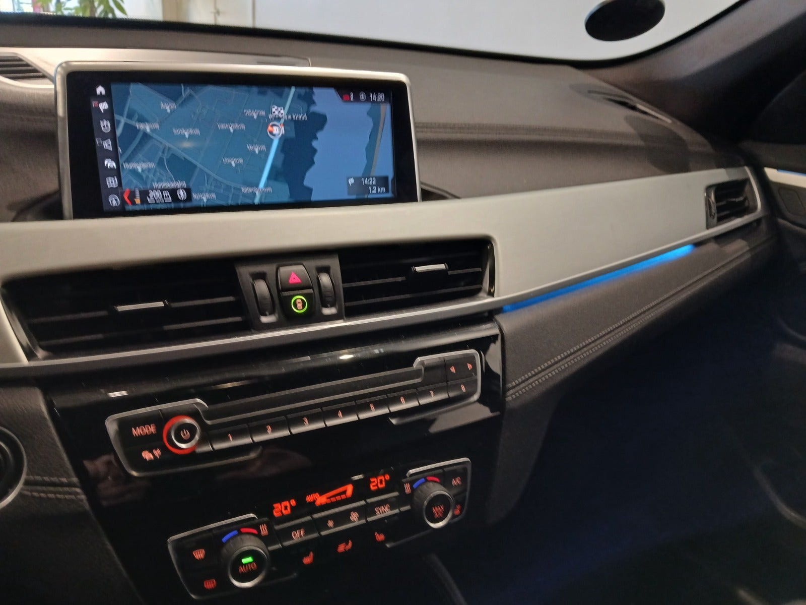 Grå BMW X1 fra 2022