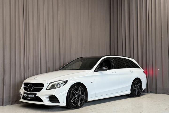 Hvid Mercedes C300 de fra 2021