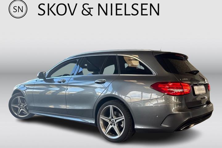 Grå Mercedes C200 fra 2016