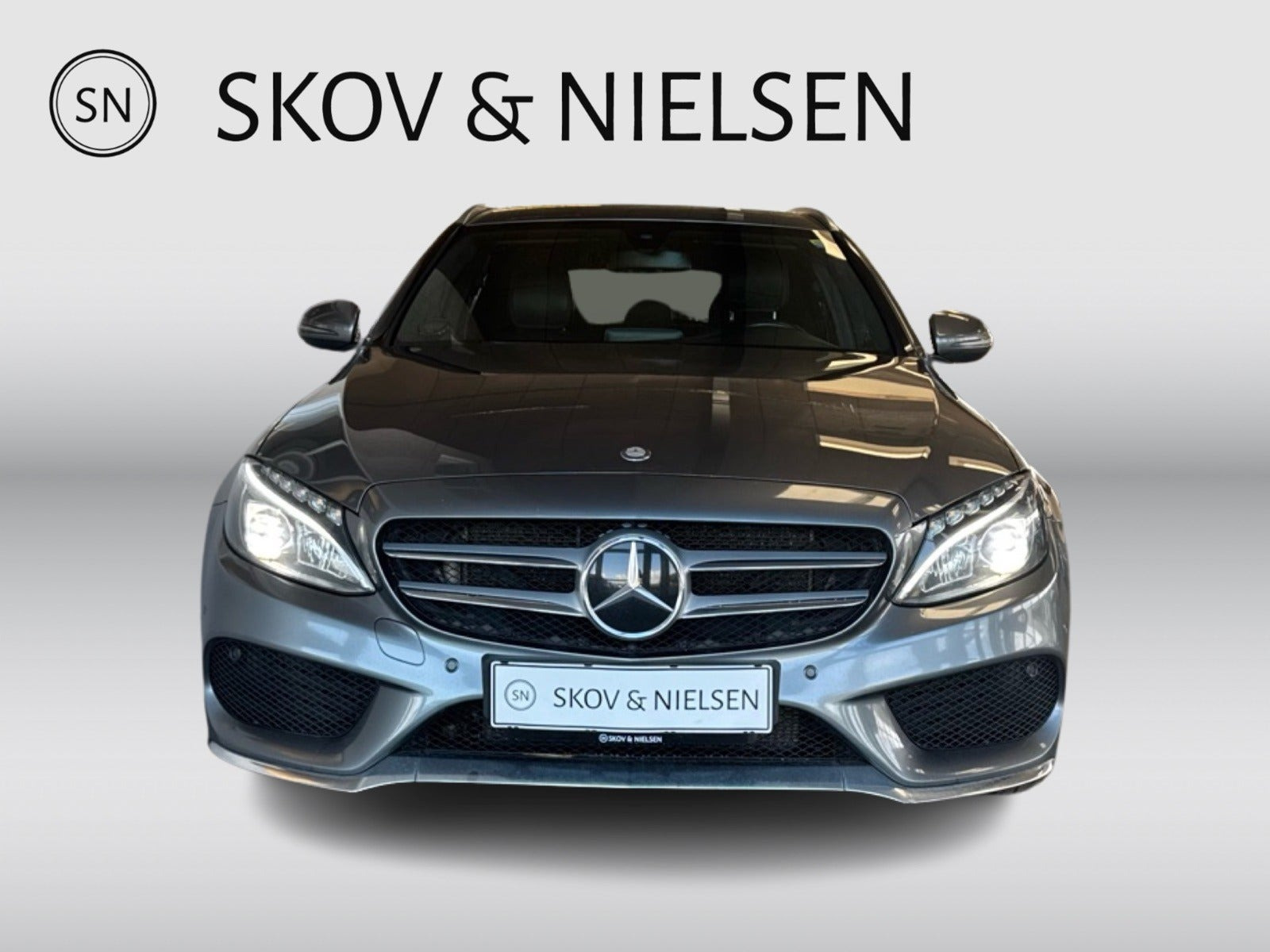 Grå Mercedes C200 fra 2016