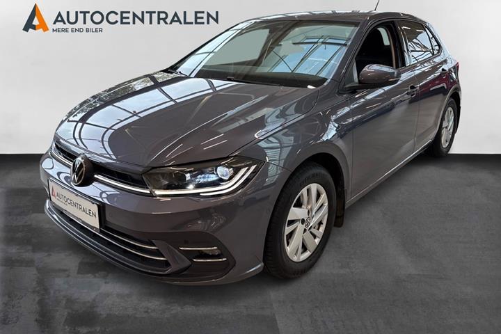 Grå VW Polo fra 2022