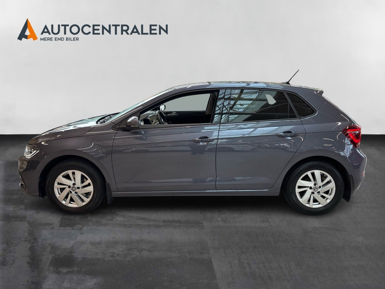 Grå VW Polo fra 2022