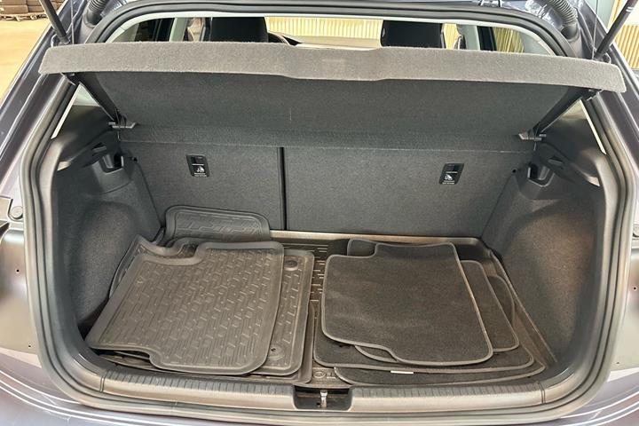 Grå VW Polo fra 2022