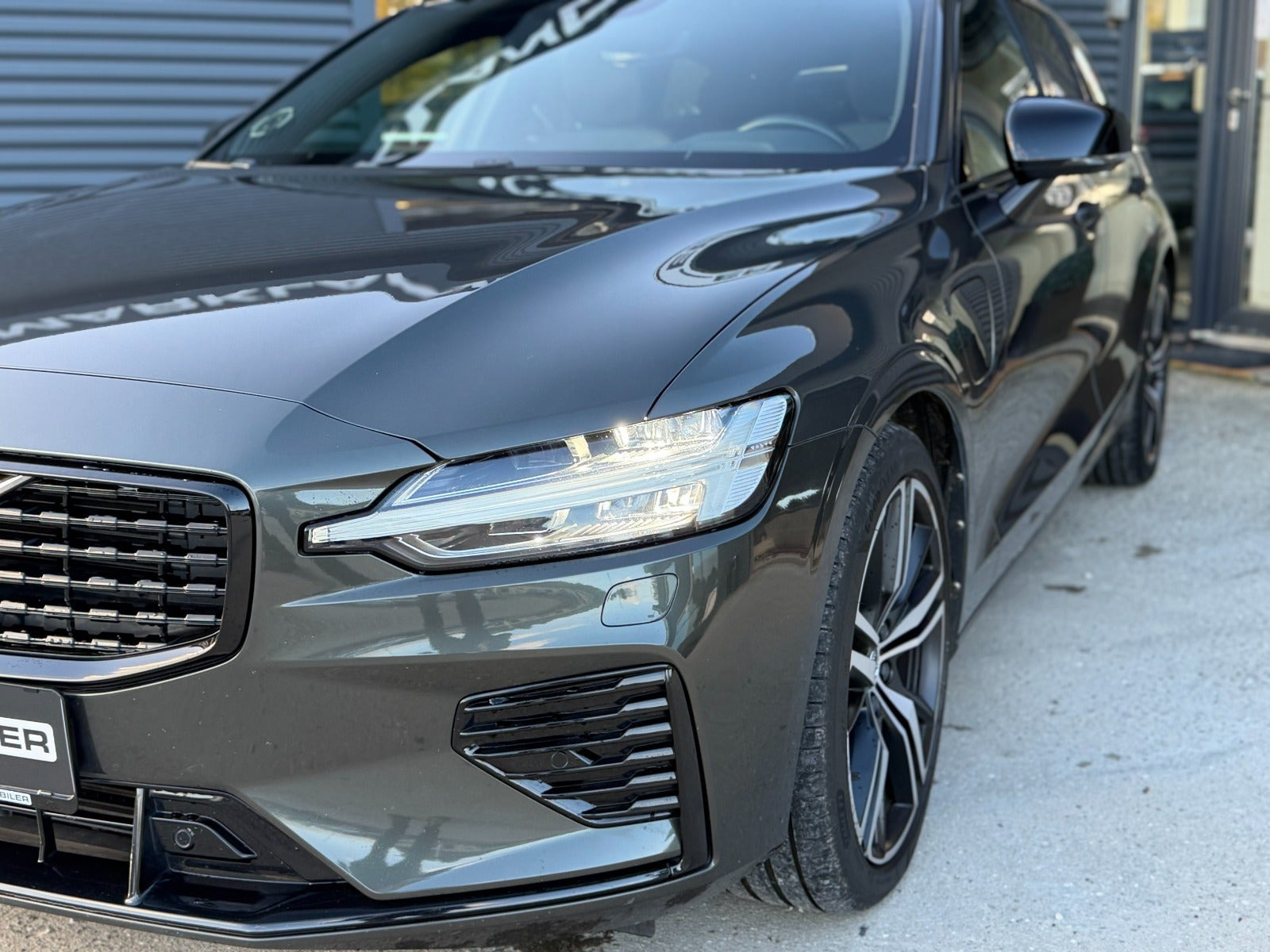 Brun Volvo V60 fra 2021