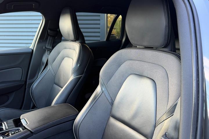 Brun Volvo V60 fra 2021