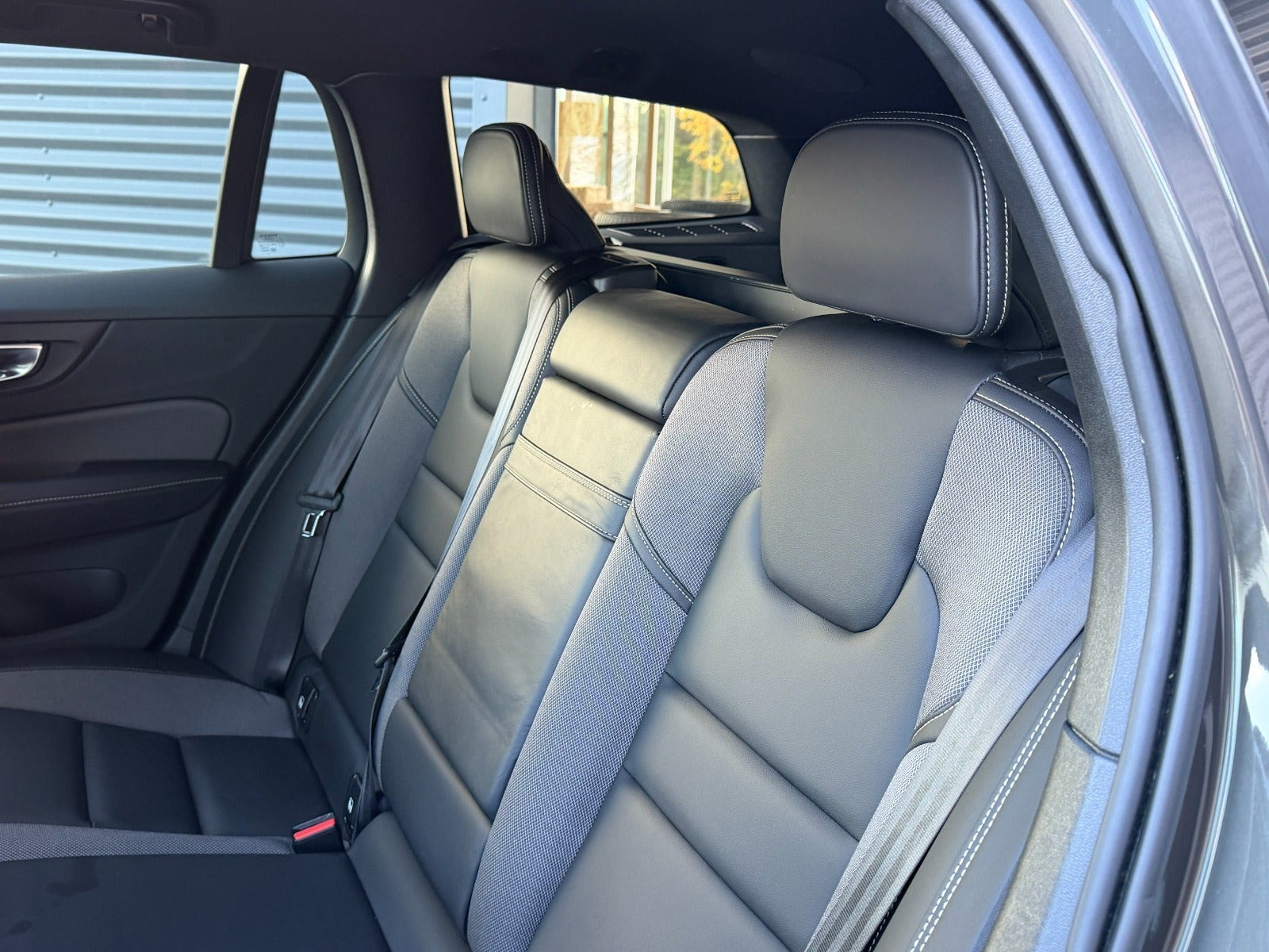 Brun Volvo V60 fra 2021