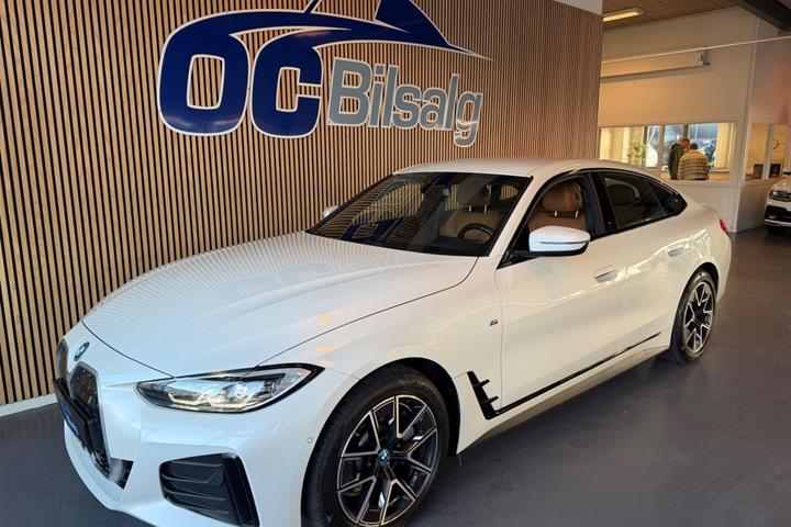 Hvid BMW i4 fra 2024