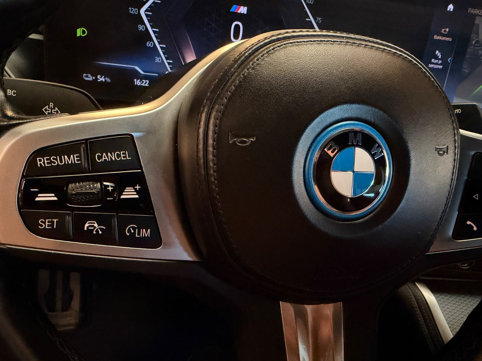 Hvid BMW i4 fra 2024