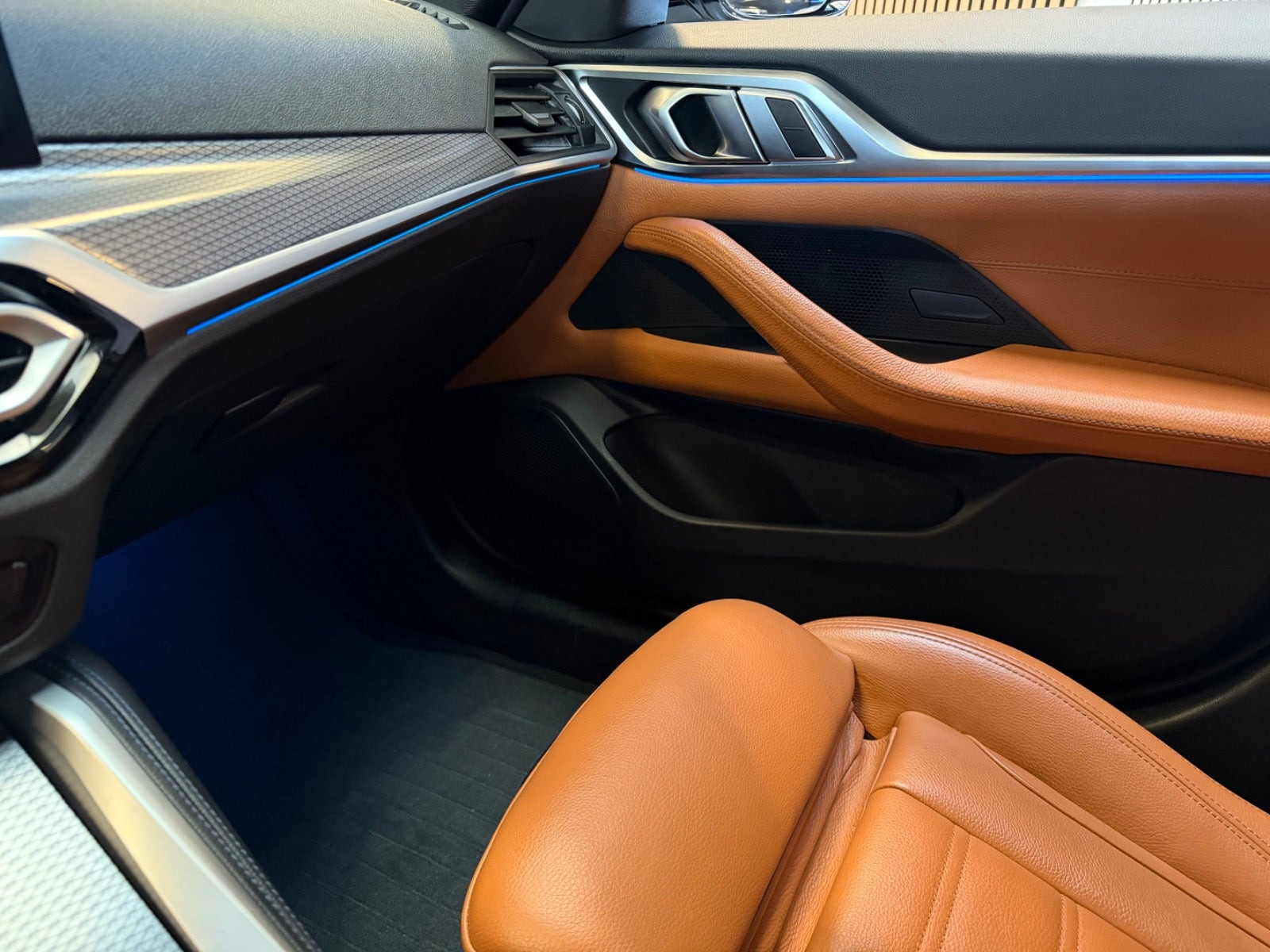 Hvid BMW i4 fra 2024