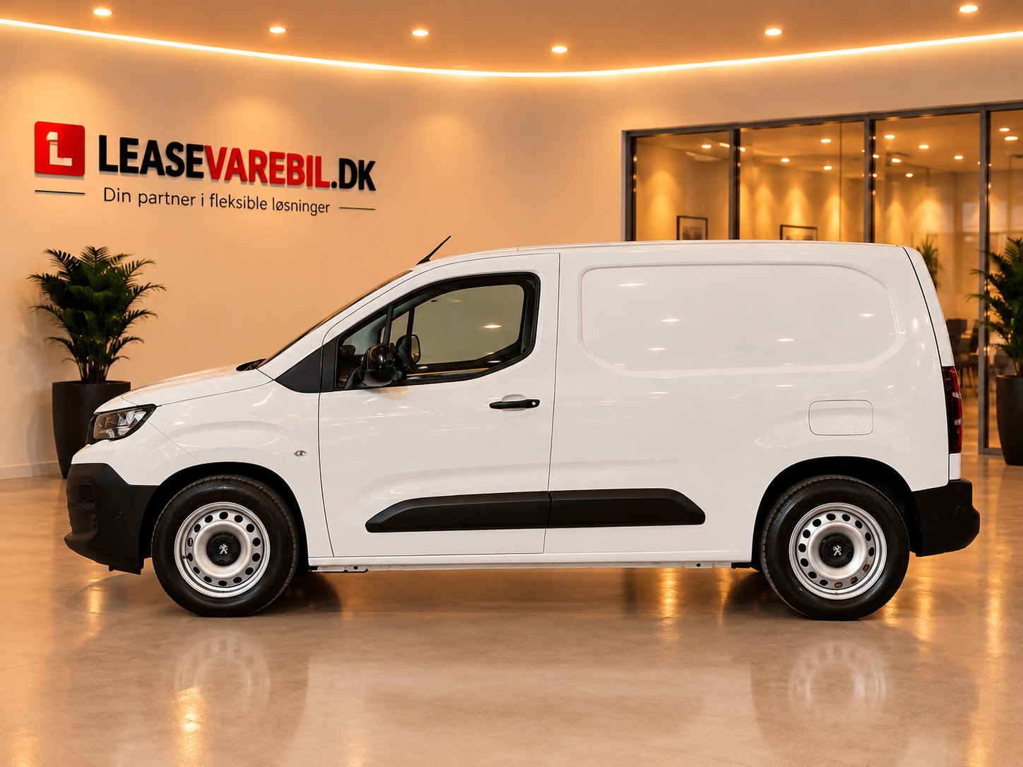Hvid Peugeot e-Partner fra 2026
