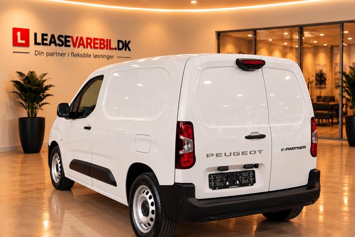 Hvid Peugeot e-Partner fra 2026