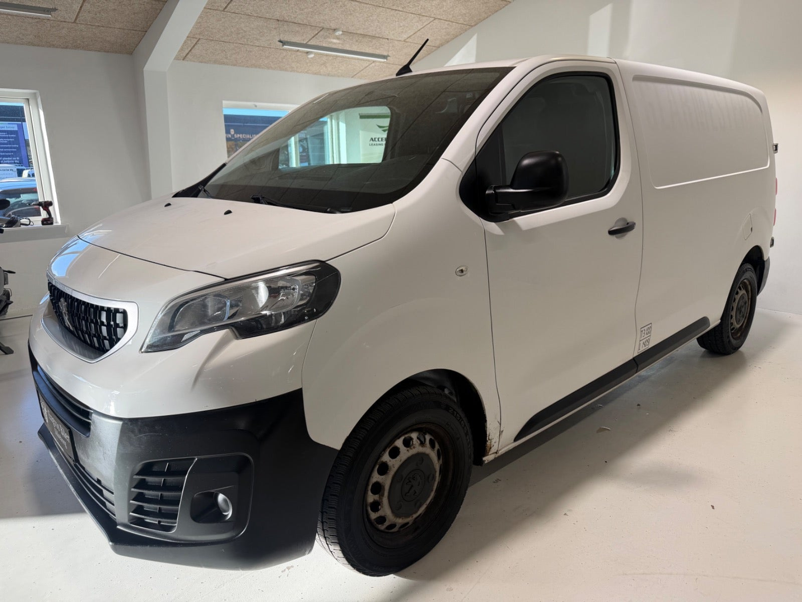 Hvid Peugeot Expert fra 2016