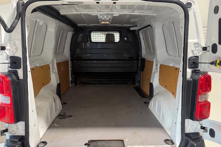 Hvid Peugeot Expert fra 2016