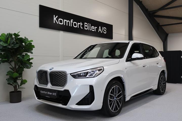 Hvid BMW iX1 fra 2024