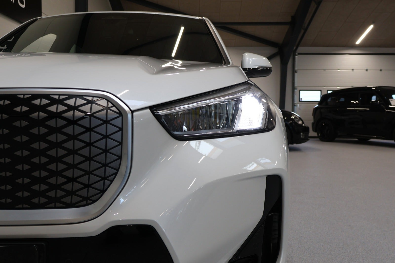 Hvid BMW iX1 fra 2024