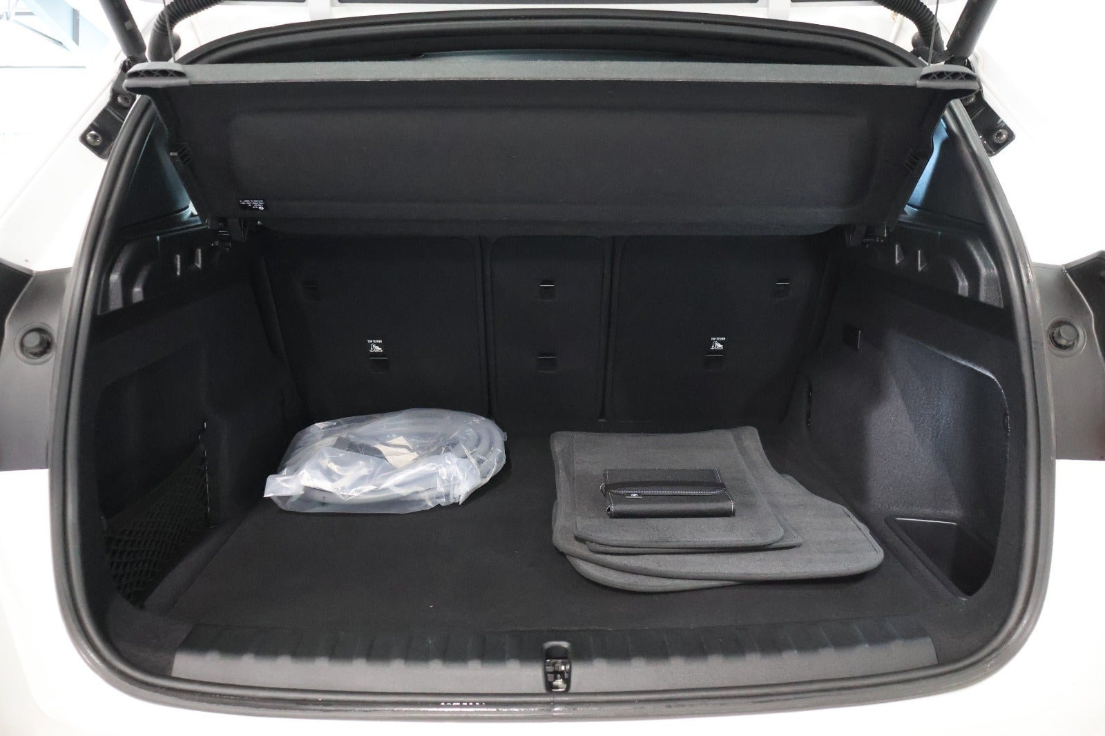 Hvid BMW iX1 fra 2024