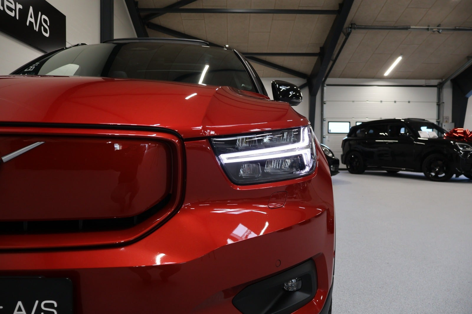 Rød Volvo XC40 fra 2021
