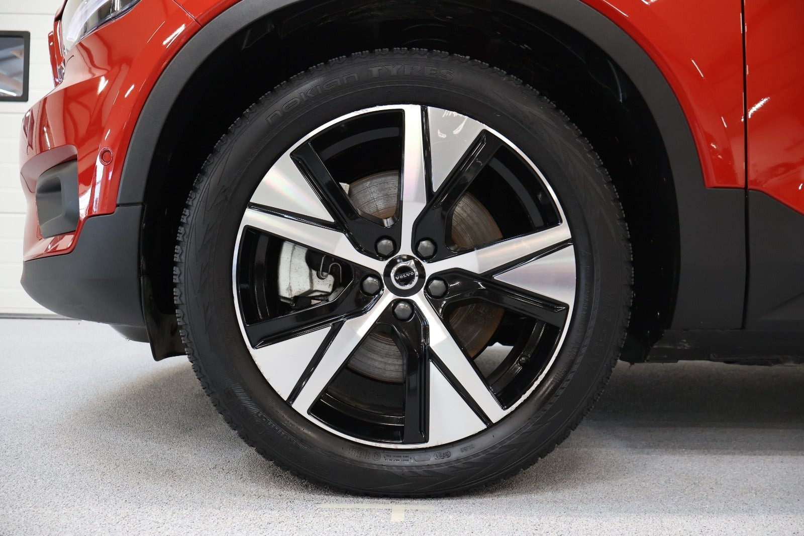 Rød Volvo XC40 fra 2021