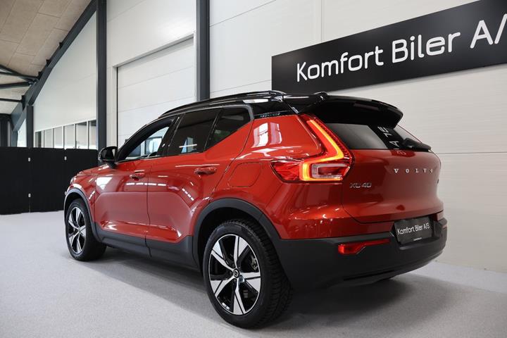 Rød Volvo XC40 fra 2021