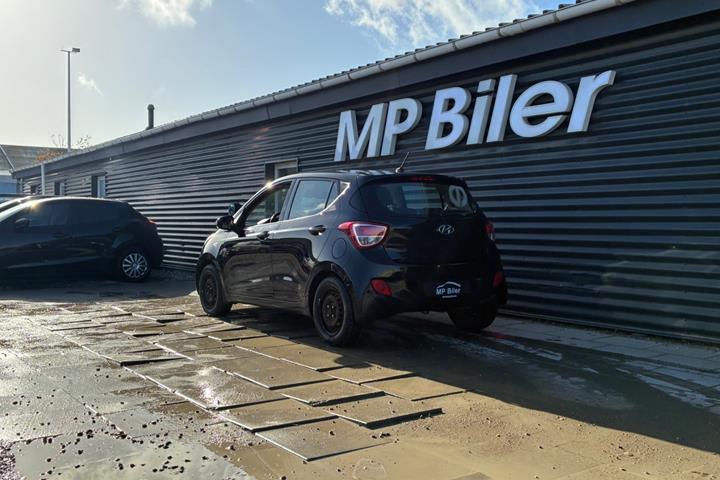 Sort Hyundai i10 fra 2014