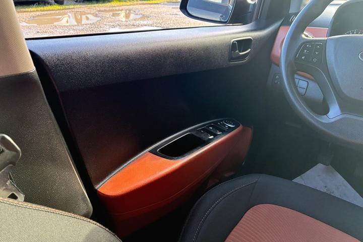 Sort Hyundai i10 fra 2014