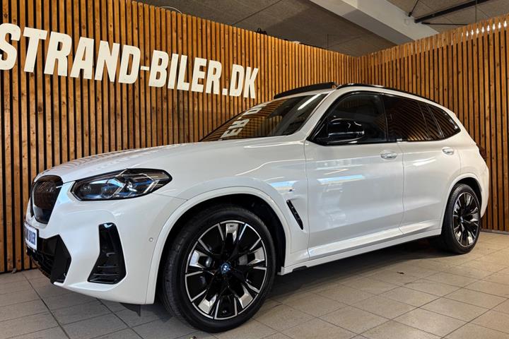 Hvid BMW iX3 fra 2023