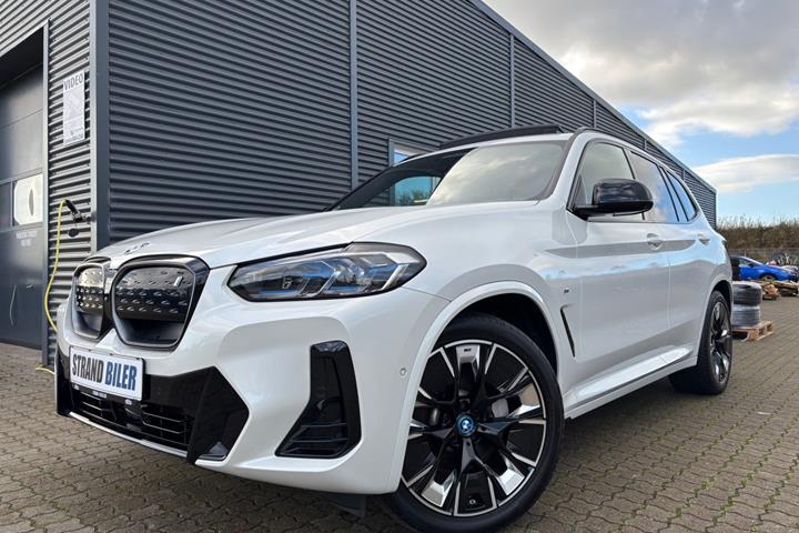 Hvid BMW iX3 fra 2023