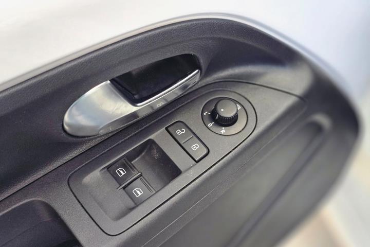 Hvid VW UP! fra 2018