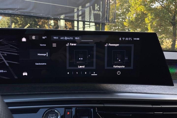 Blå Peugeot e-5008 fra 2025