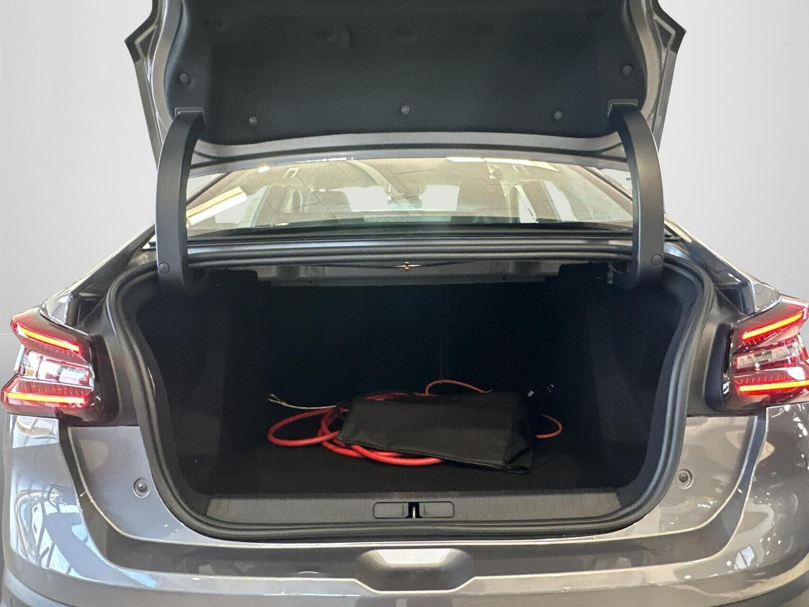Grå Citroën ë-C4 X fra 2025