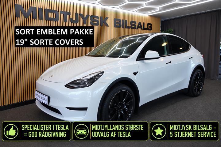 Hvid Tesla Model Y fra 2023