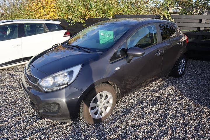 Blå Kia Rio fra 2014