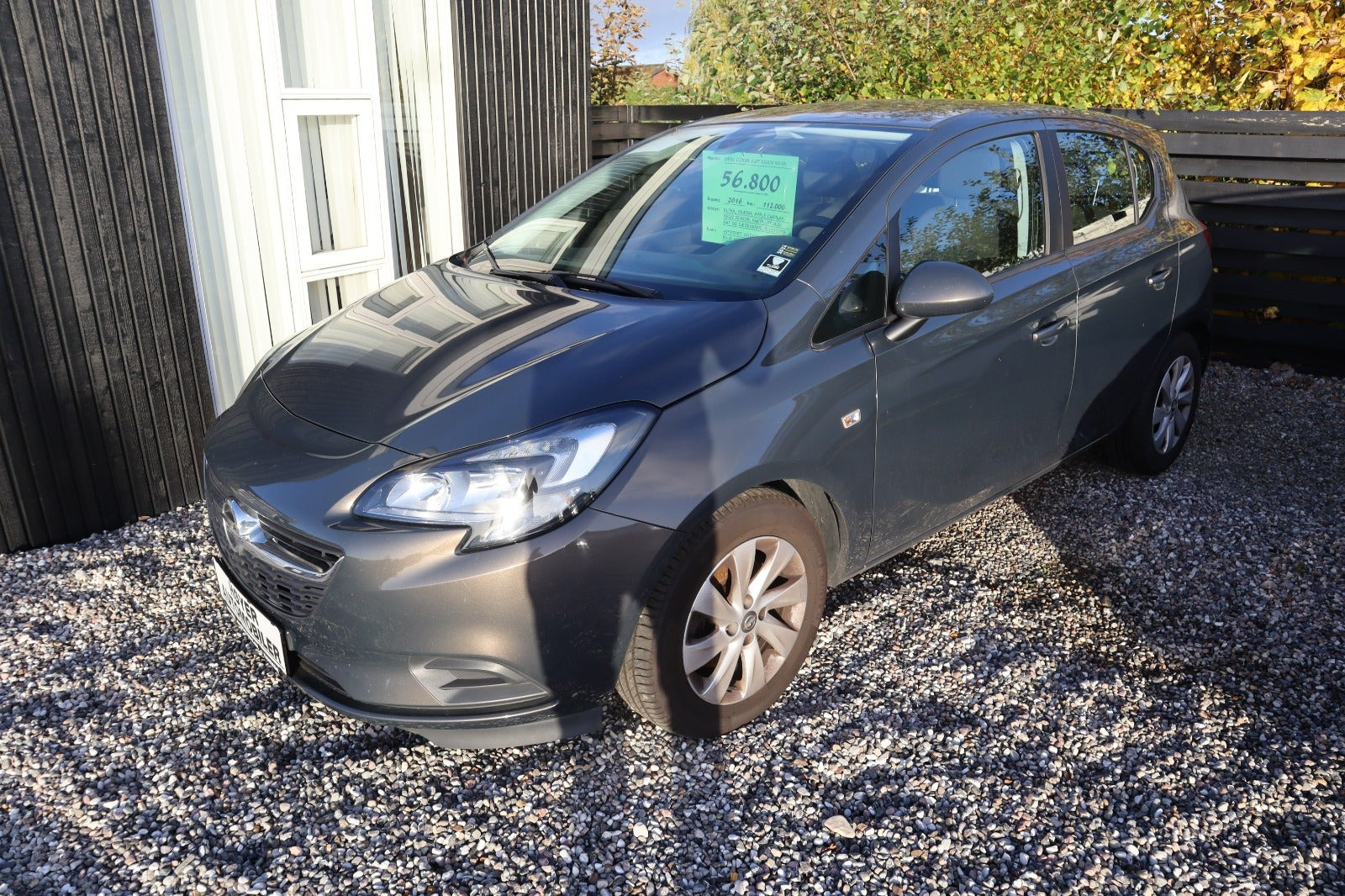 Grå Opel Corsa fra 2016