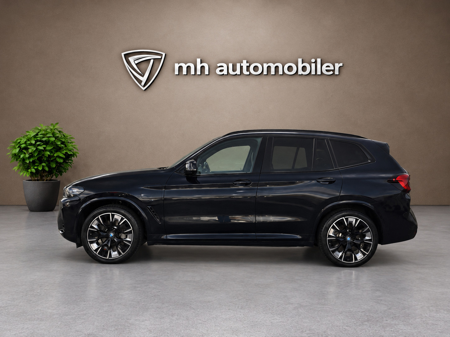 Sort BMW iX3 fra 2023