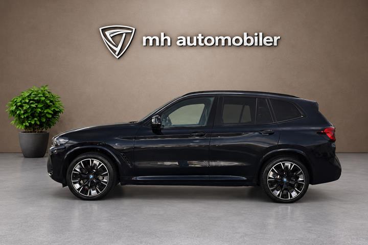 Sort BMW iX3 fra 2023