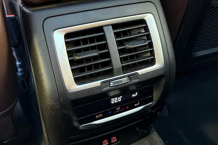 Sort BMW iX3 fra 2023
