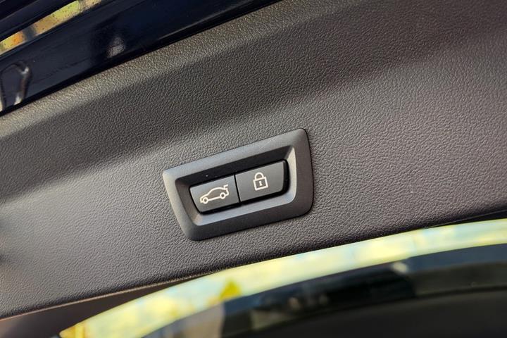 Sort BMW iX3 fra 2023