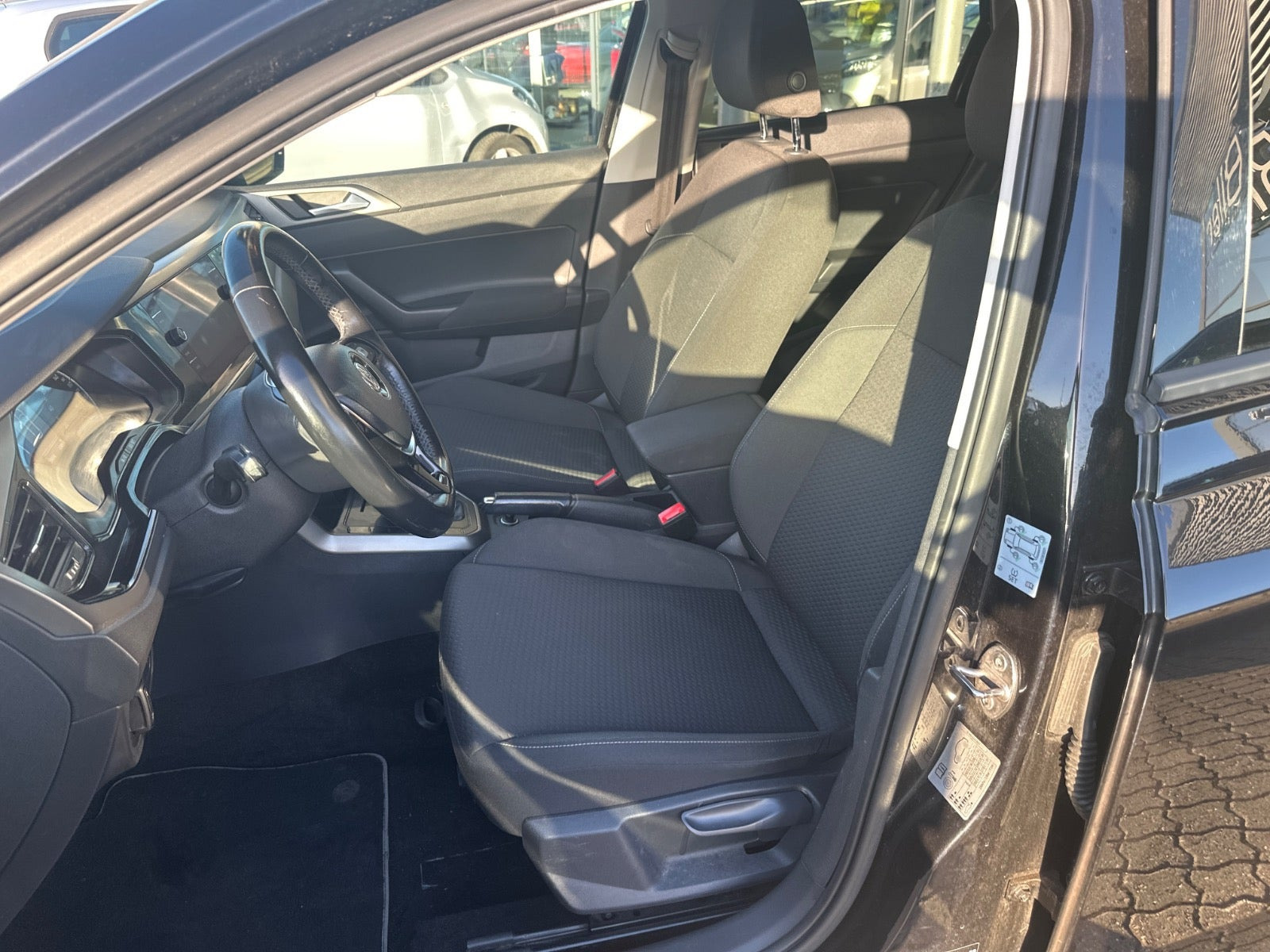 Sort VW Polo fra 2020