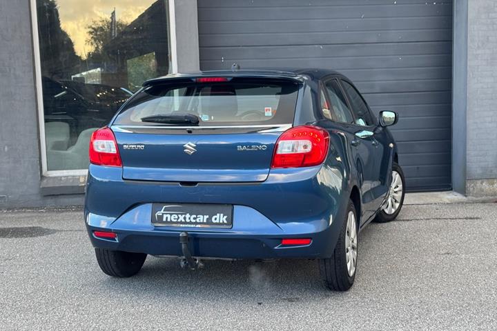 Blå Suzuki Baleno fra 2018