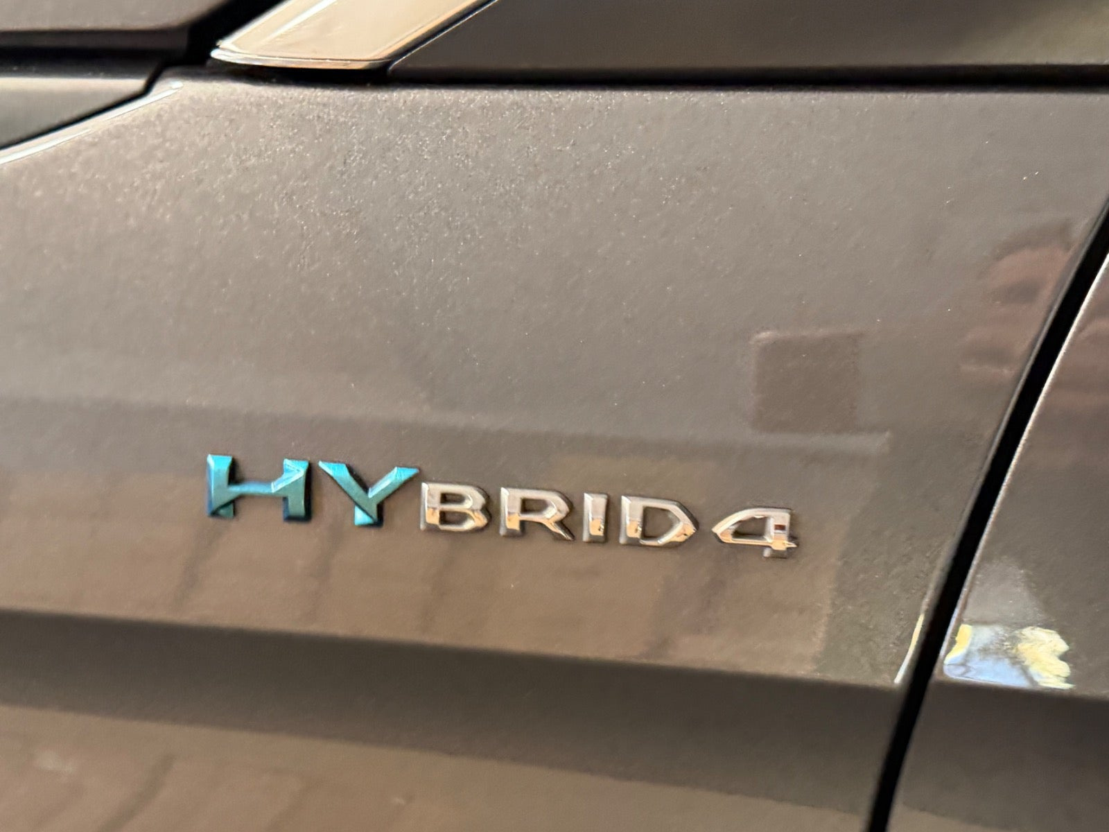 Grå Peugeot 3008 fra 2021