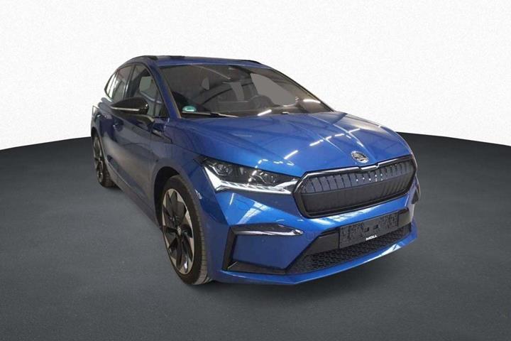 Blå Skoda Enyaq fra 2023
