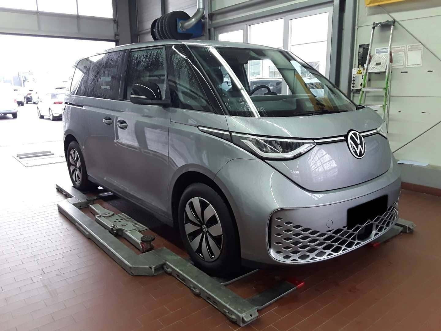 VW ID.Buzz 79 Pro SWB