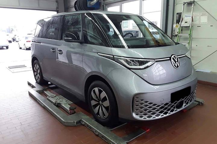 Sølv VW ID.Buzz fra 2025