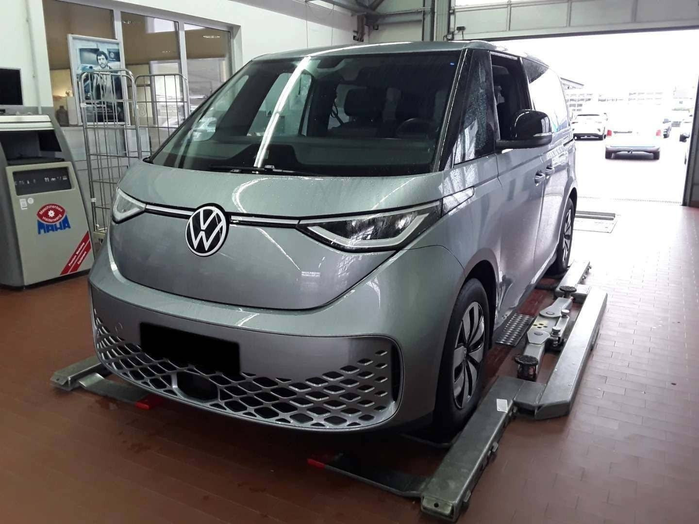 Sølv VW ID.Buzz fra 2025