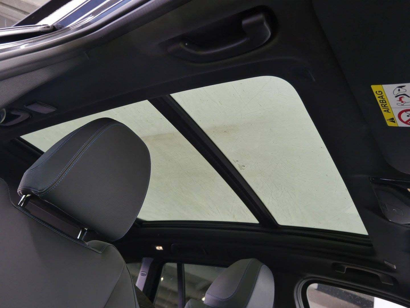 Grå BMW iX3 fra 2023
