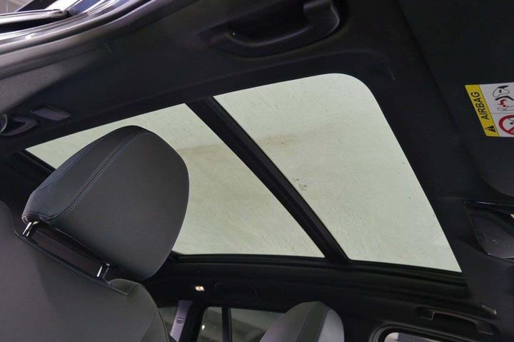 Grå BMW iX3 fra 2023
