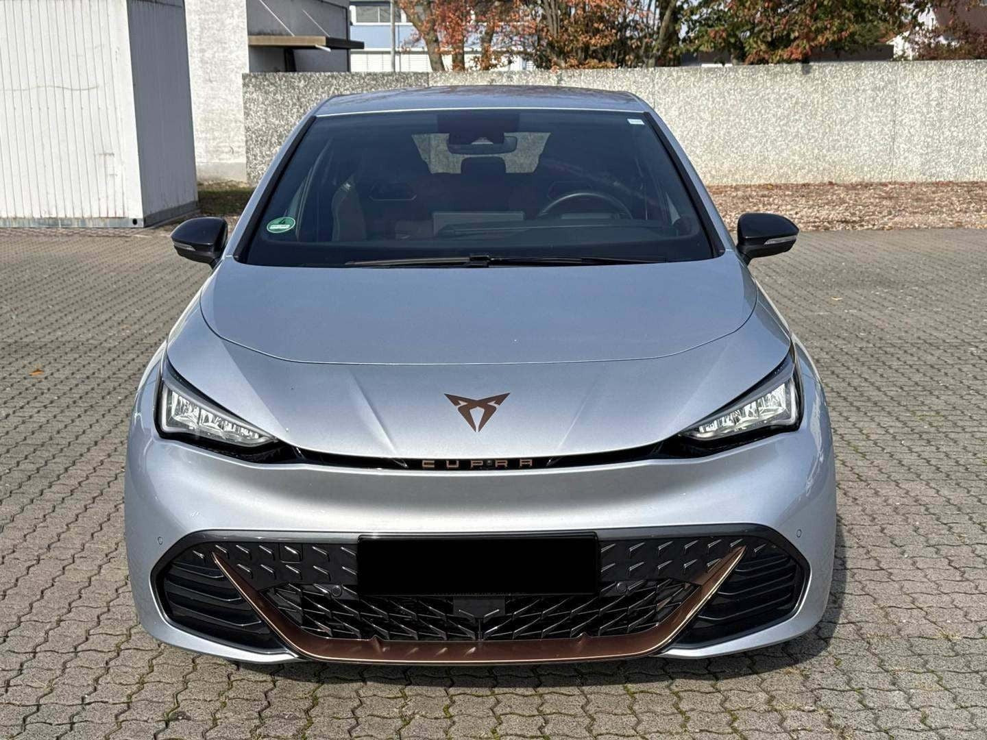 Sølv Cupra Born fra 2023