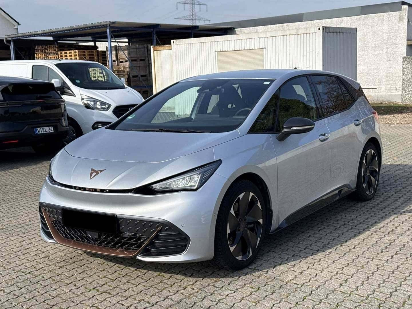 Sølv Cupra Born fra 2023